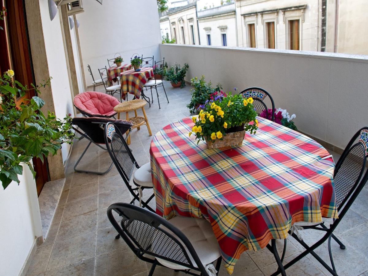 לצ'ה B&B Piazza 300Mila מראה חיצוני תמונה